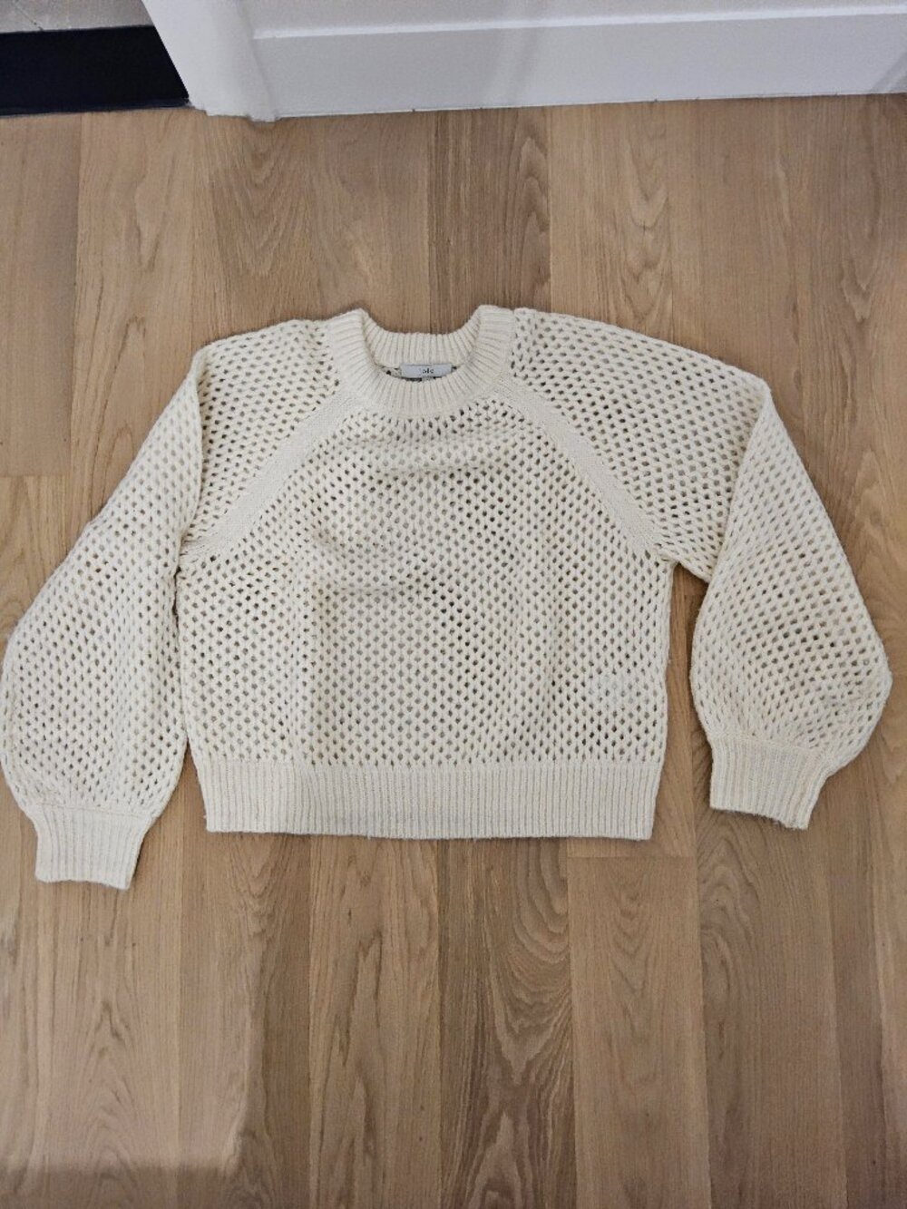 Joie womens cream knit sweater size Medium